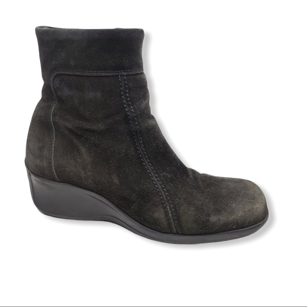 La Canadienne black suede waterproof wedge boot 9
